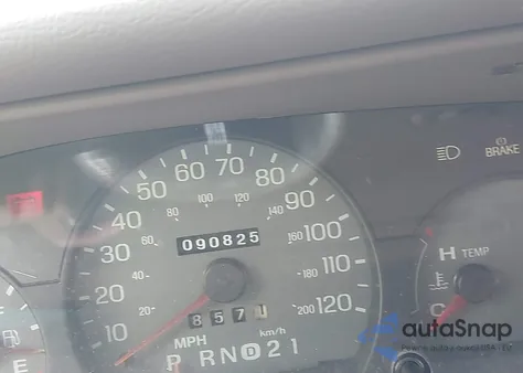 2000 Mercury Grand Marquis Gs z USA, uszkodzony, nr VIN 2MEFM74W5YX625401